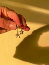 Load image into Gallery viewer, Dancing Petal Earrings