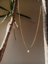 Load image into Gallery viewer, Pearl &amp; Golden Chain Necklace
