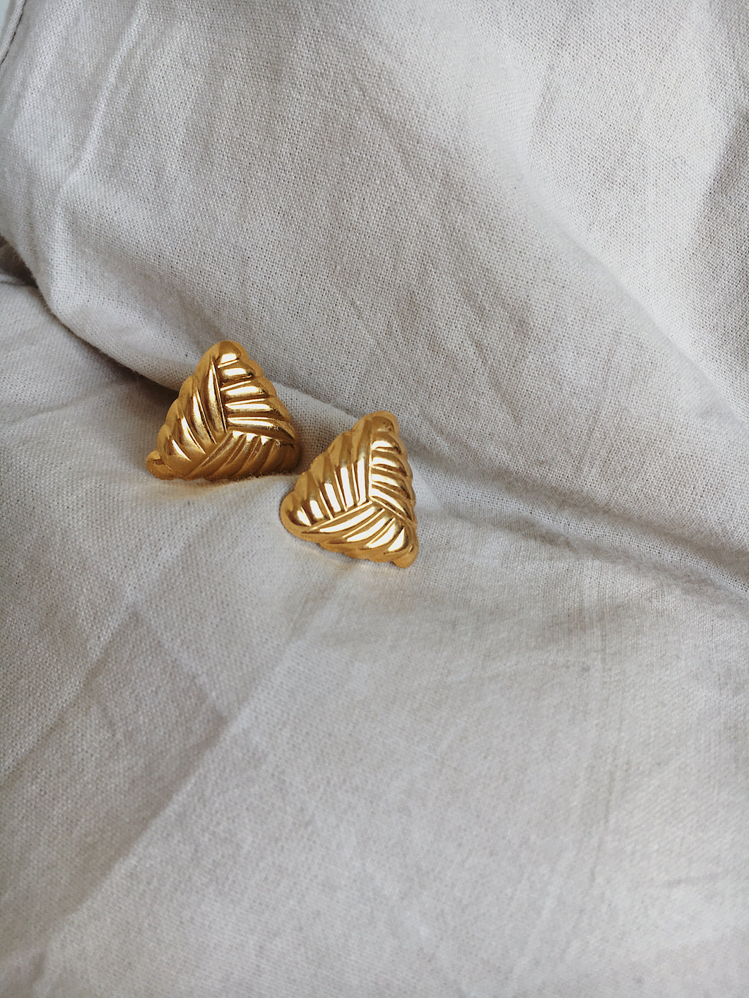 Honeycomb Studs