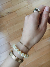 Load image into Gallery viewer, Chunky Ivory Pearl Bracelet
